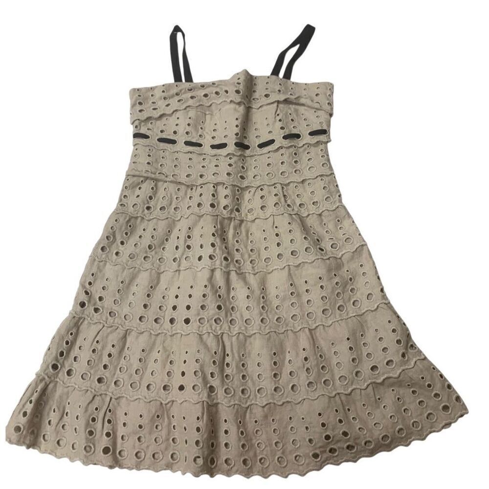 Ladies Eyelet Patterned Dress - Picture 2 of 10